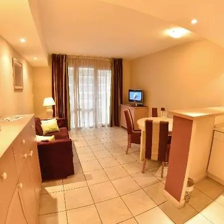 Excelsuites Отель