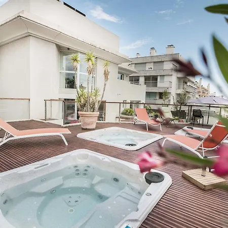 Excelsuites Отель