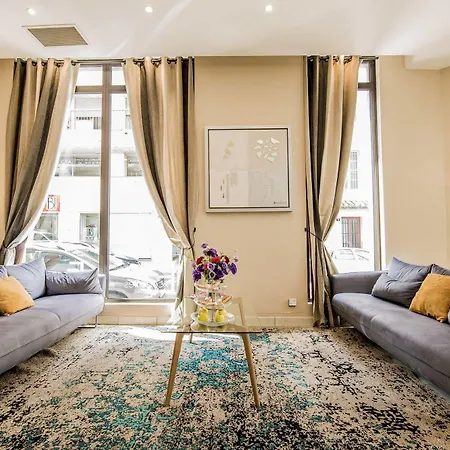 Excelsuites Отель